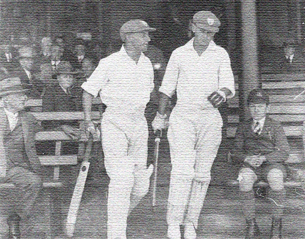 ২৯ মে, ১৯০২: বার্মিংহামে অস্ট্রেলিয়ার বিরুদ্ধে প্রথমে ব্যাট করতে নেমে ইংল্যান্ড ৩৭৬ রান তোলে। জবাবে ব্যাট করতে নেমে মাত্র ৩৬ রানেই গুটিয়ে যায় অস্ট্রেলিয়া। ফলো অনে ব্যাট করতে নেমেও ২ উইকেট হারিয়ে ৪৬ রান তোলে অস্ট্রেলিয়া। ম্যাচটি ড্র হয়েছিল।