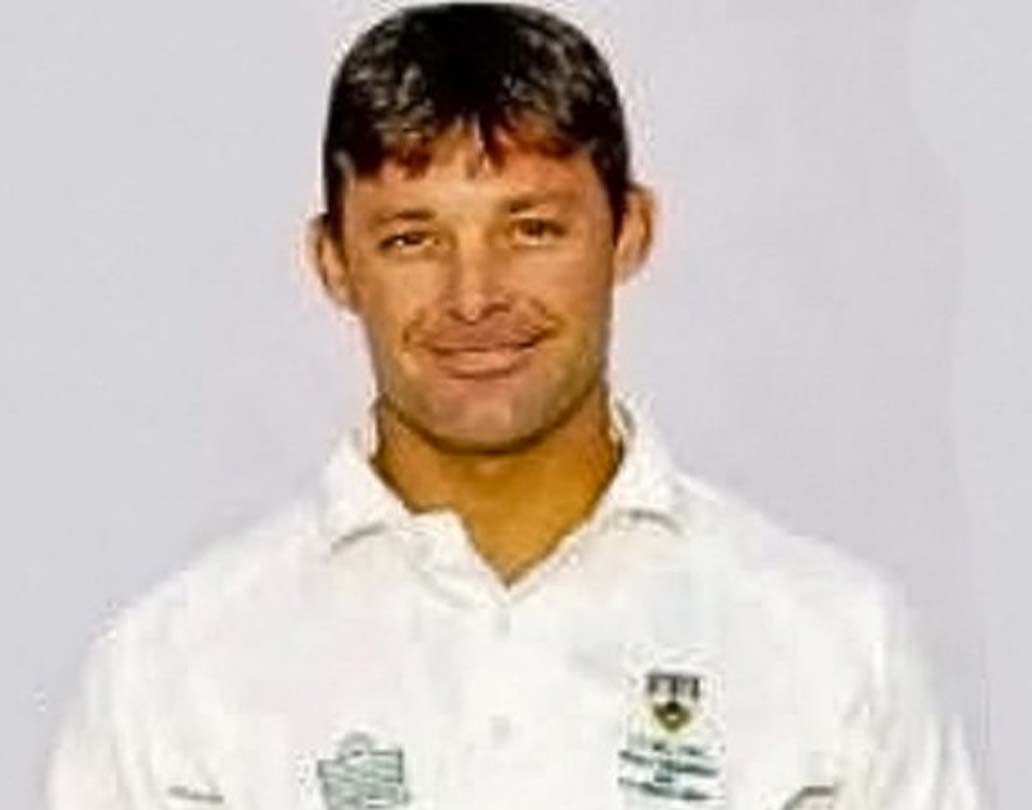 ড্যারেন র‌্যান্ডাল: ৩২ বছরের এই দক্ষিণ আফ্রিকান উইকেট কিপার ব্যাটসম্যান স্থানীয় ক্রিকেটে খেলার সময় মাথায় চোট পান। গুরুতর আহত অবস্থায় হাসপাতালে নিয়ে যাওয়া হলেও শেষ রক্ষা হয়নি।