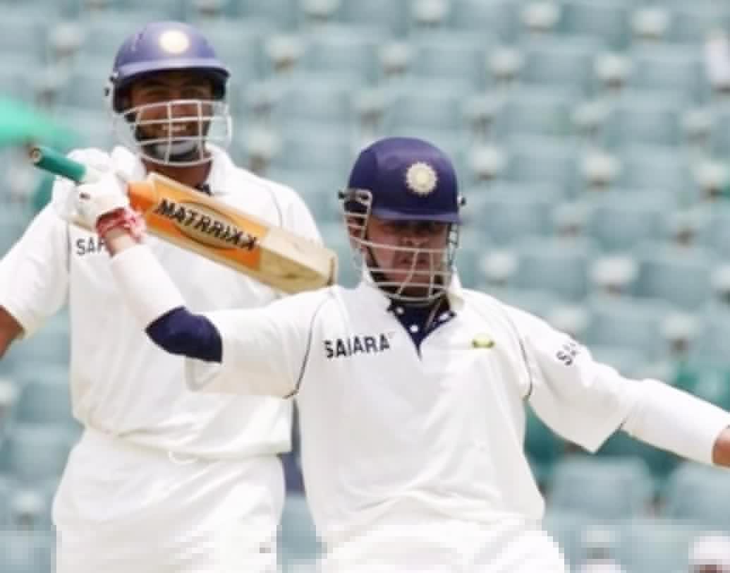 শ্রীসন্থ: ২০০৬ ভারতের দক্ষিণ আফ্রিকা সফর দুটো কারণে স্মরণীয়। এক, দক্ষিণ আফ্রিকার মাটিতে টেস্টে তাদের হারিয়ে বিরলতম জয় পায় ভারতীয় দল। আর দু’ই, আন্দ্রে নেল-এর স্লেজিংয়ের জবাবে শ্রীসন্থের নাচ। দক্ষিণ আফ্রিকার পেসারের স্লেজিংয়ের জবাবে তাঁরই মাথার উপর দিয়ে ওভার বাউন্ডারি হাঁকিয়ে পিচের মাঝে দাঁড়িয়ে ব্যাট ঘুরিয়ে ঘুরিয়ে নেচেছিলেন শ্রীসন্থ।