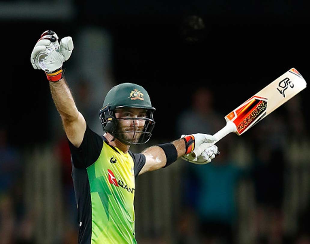 গ্লেন ম্যাক্সওয়েল: ৫৬টা ম্যাচ খেলে মোট রান ১২২৮। স্ট্রাইক রেট ১৬৪.৩৯। পরিসংখ্যানই বলে দিচ্ছে আগের আইপিএলগুলোর মতোই এ বারও অন্যতম সেরা ফিনিশার হতেই পারেন গ্লেন।