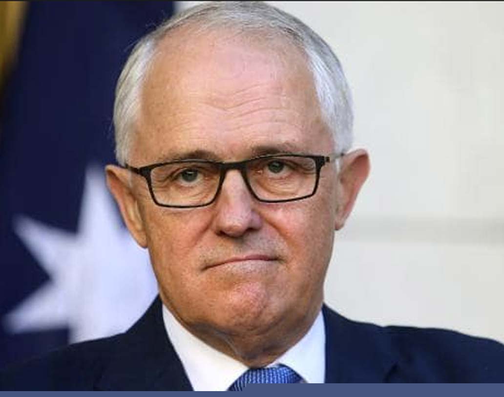 অস্ট্রেলিয়ার প্রধানমন্ত্রী ম্যালকম টার্নবুল ঘটনার নিন্দা করেছেন। বল বিকৃতির ঘটনাটিকে অস্ট্রেলীয় ক্রিকেটের পক্ষে ভয়ঙ্কর বলে মন্তব্য করেছেন তিনি।