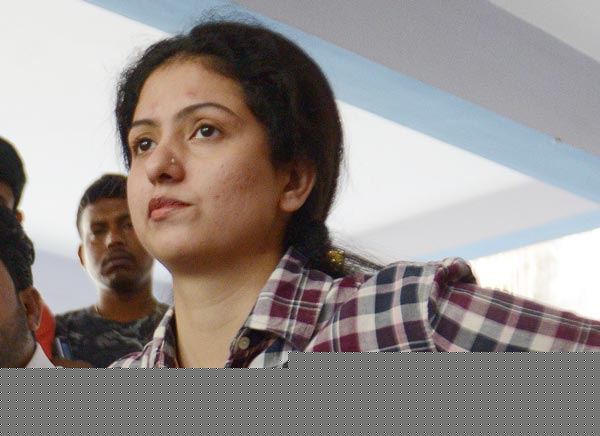 Mohammed Shami escapes with minor injuries, Hasin Jahan wishes for his quick recovery