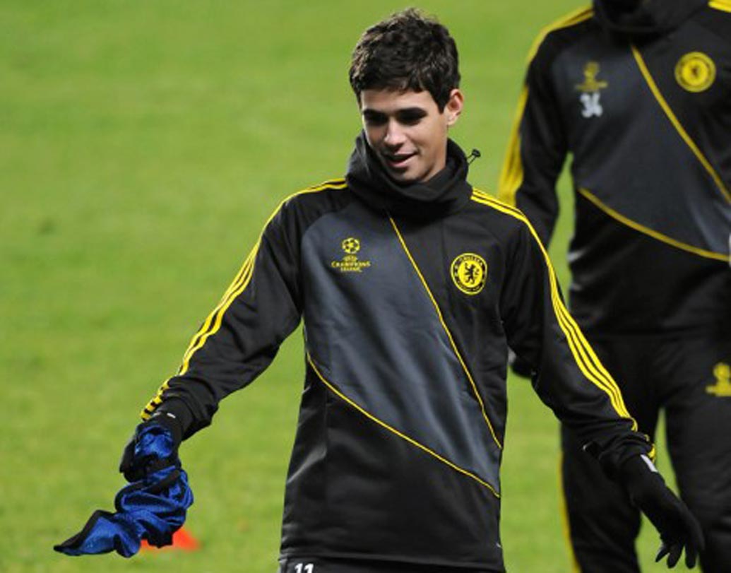 অস্কার: ওই ম্যাচে ব্রাজিলের একমাত্র গোলটি করেন তিনি। খেলা শেষে চোখের জল মুছতে মুছতে মাঠ ছেড়েছিলেন তিনি। বর্তমানে খেলেন চিনের সাংহাইতে।