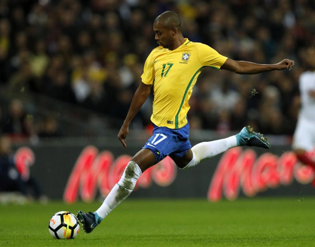 ফের্নান্দিনহো: ডিফেন্সিভ মিড ফিল্ডার হিসেবে খ্যাতি থাকলেও সেই ম্যাচে এক বারের জন্যও জার্মানবাহিনীর কাছে পাঁচিল হয়ে উঠতে পারেননি তিনি। তবে, সেই ম্যাচের পরেও পেলের দেশের হয়ে খেলেছেন ফের্নান্দিনহো। বর্তমানে খেলেন ম্যানঞ্চেস্টার সিটি-র হয়ে।