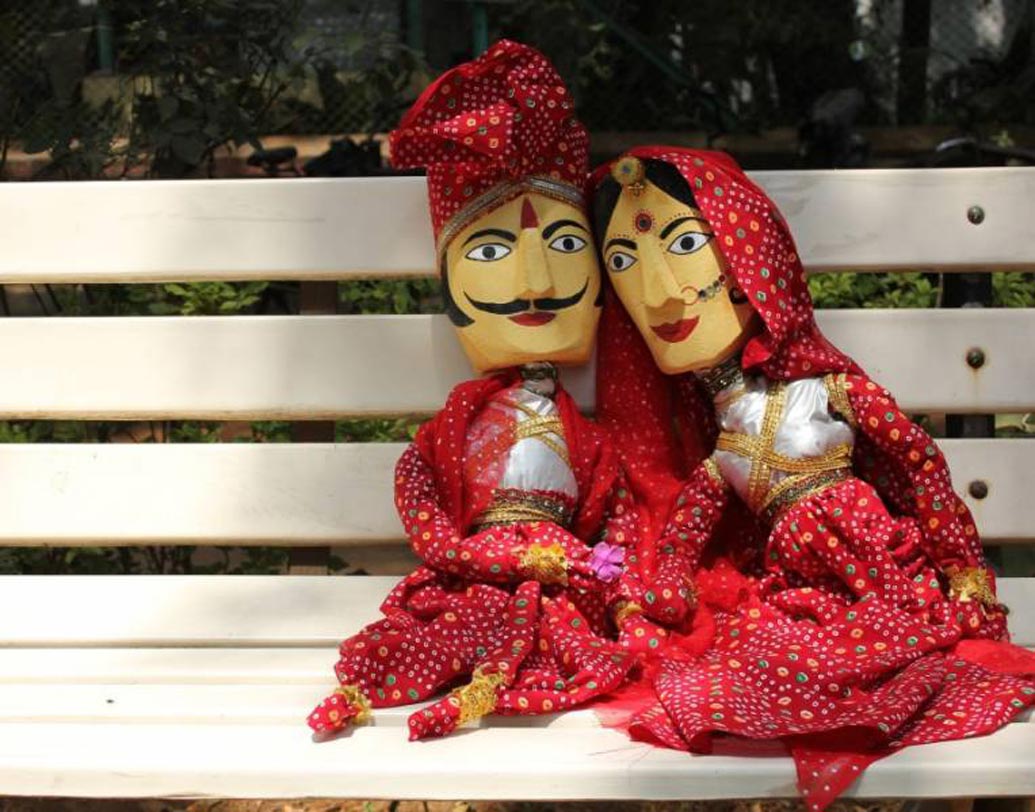 পিরিয়ড চলাকালীন গা গুলনো, বমি, খাবারে অনীহা, গ্যাস ও অ্যাসিডিটির ঝুঁকি বাড়ে। স্বামী-স্ত্রীর স্বাভাবিক মেলামেশা ব্যহত হয়ে সম্পর্কের অবনতি হতে পারে।