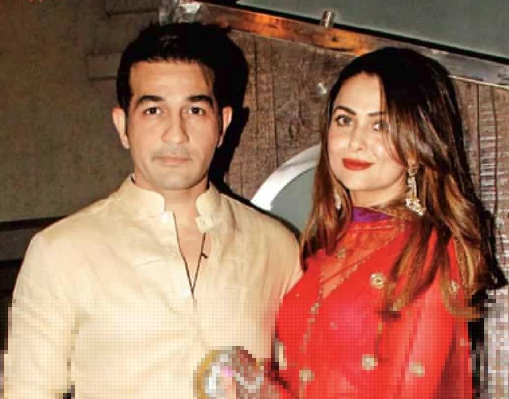 অমৃতা অরোরা: অমৃতার সঙ্গে অনেকের সম্পর্ক নিয়েই বেশ গসিপ হয়েছে। শেষে শাহিল লাদাখকে বিয়ে করেন অমৃতা। শোনা গিয়েছে, শাহিল নাকি অমৃতার ছোট বেলার বান্ধবীর স্বামী ছিলেন।