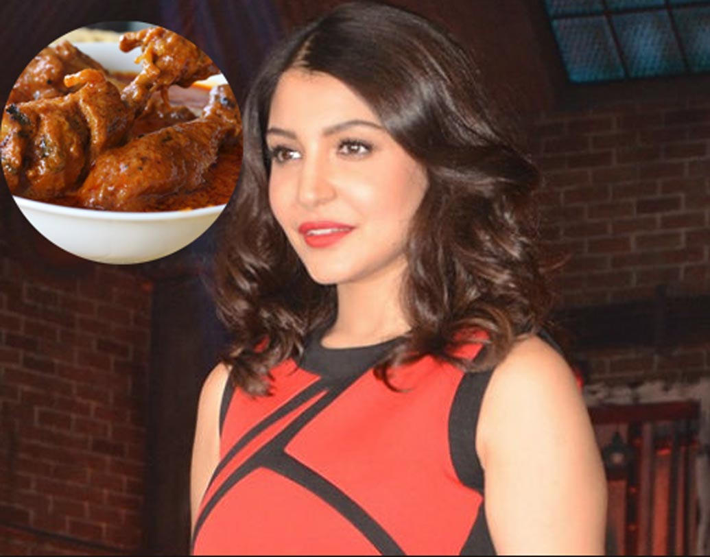 অনুষ্কা শর্মা: নিয়মিত শরীরচর্চা এবং ডায়েট করলেও অনুষ্কা কিন্তু খুবই ফুডি। পছন্দ করেন আমিষ খাবার। মায়ের হাতের বাটার চিকেনই সবচেয়ে পছন্দ অনুষ্কার।