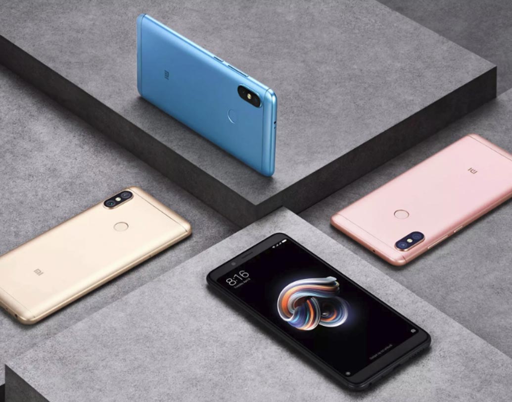 ৫.৯৯ এইচডি ডিসপ্লের রেডমি নোট ৫ প্রো-র ফোনগুলিতে থাকছে কোয়ালকম স্ন্যাপড্রাগন ৬৩৬ প্রসেসর, ১২ এমপি ও ৫ এমপি-র ডুয়াল ক্যামেরা, ৪০০০ এমএএইচ ব্যাটারি। প্রো স্মার্টফোনগুলিতে ফেসিয়াল রেকগনিশনের ফিচার এনেছে শাওমি।