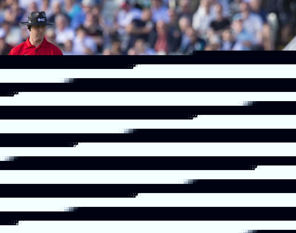 সুরজ রণদীভ: শ্রীলঙ্কার এই স্পিনারের প্রথমে নাম ছিল মহম্মদ মারশুক মহম্মর সুরজ। পরবর্তীতে নিজের ধর্ম এবং নাম পরিবর্তন করে তিনি।