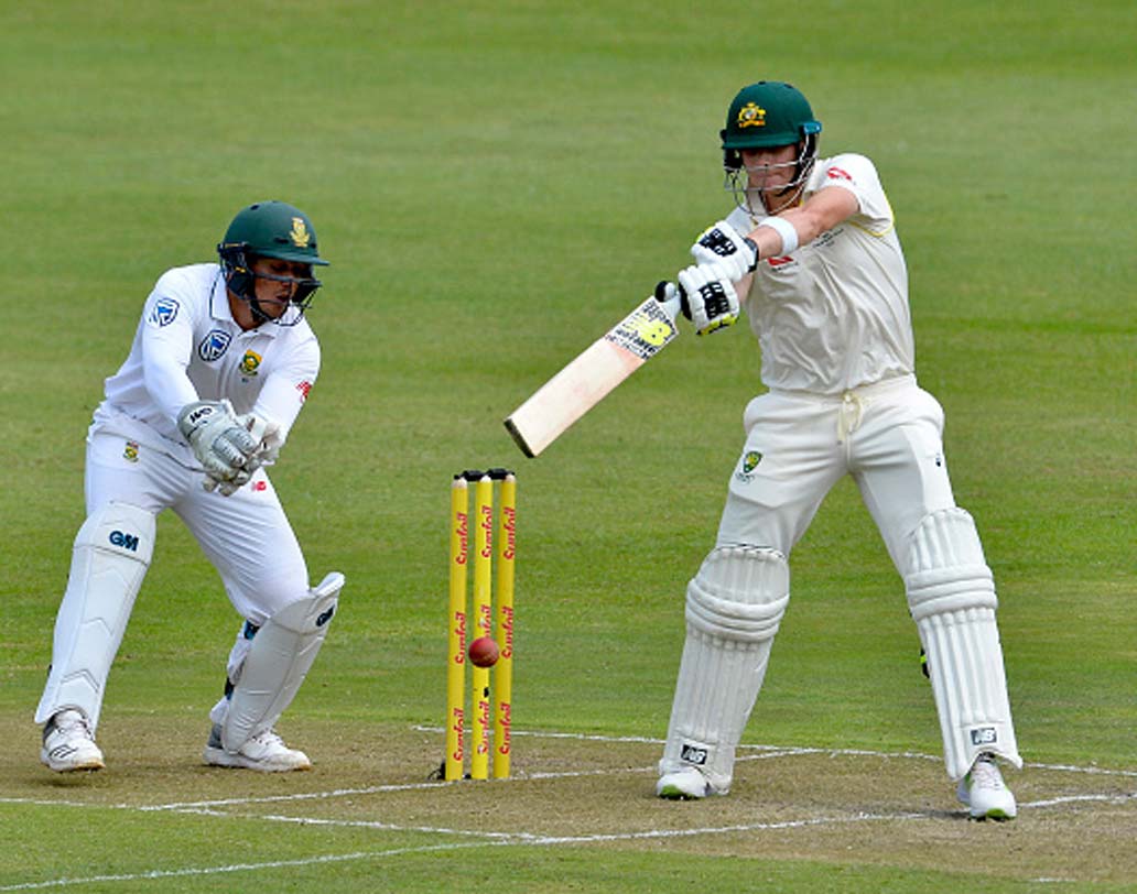 ২০১৬ সালে নিউজিল্যান্ডের বিরুদ্ধে টেস্ট। লাঞ্চের আগে শেষ ওভারে নিউজিল্যান্ডের কেন উইলিয়ামসনের বিরুদ্ধে এলবিডব্লিউয়ের আবেদন জানিয়েছিল অস্ট্রেলিয়া। আম্পায়ার সেই আবেদন নাকচ করার পরই তৃতীয় আম্পায়ারের সাহায্য চান স্মিথ। আম্পায়ারের সিদ্ধান্তই বহাল রাখেন তৃতীয় আম্পায়ার। তার পরই সেই সিদ্ধান্ত নিয়ে অসন্তোষ প্রকাশ করে বিতর্কে জড়ান স্মিথ। ম্যাচ ফি’র ৩০ শতাংশ কাটা যায় তাঁর।