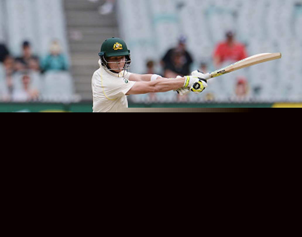 দক্ষিণ আফ্রিকার বিরুদ্ধে চলতি সিরিজে পোর্ট এলিজাবেথ টেস্টে বিতর্কে জড়িয়ে ছিলেন স্মিথ। অজি অধিনায়ক স্টিভ স্মিথের সঙ্গে ধাক্কা লাগে প্রোটিয়া ফাস্ট বোলার কাগিসো রাবাডার। এ জন্য রাবাডার বিরুদ্ধে আইসিসি-র লেভেল ২ অপরাধের অভিযোগ ওঠে। স্মিথের সঙ্গে কথা কাটাকাটিও হয় রাবাডার।