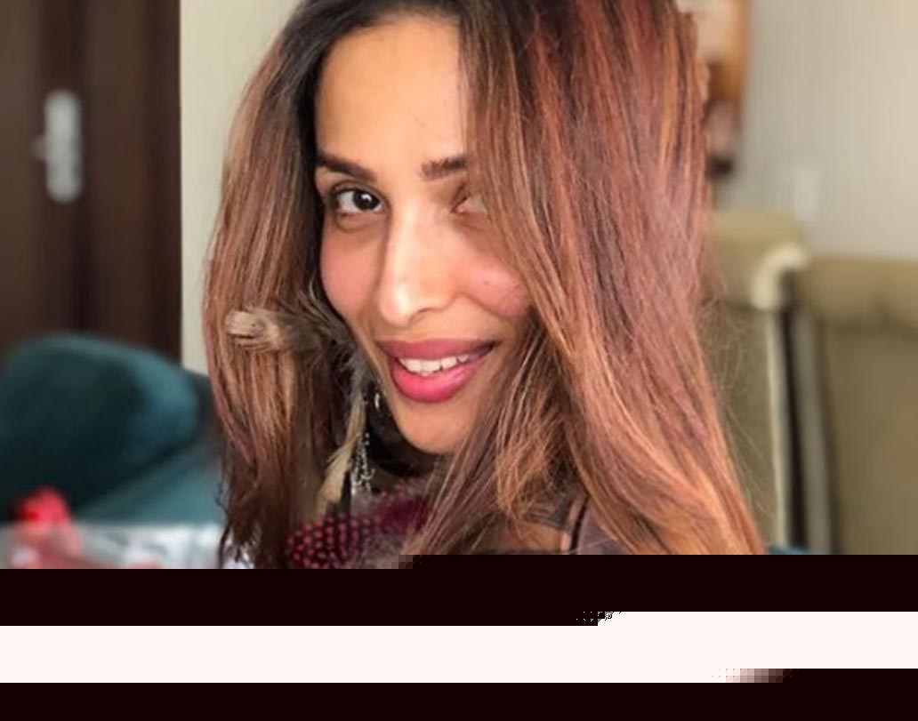 মালাইকা অরোরা খানের গ্ল্যামার যেন বয়সের সঙ্গে সঙ্গে বেড়েই চলেছে। তাঁর ভক্তরা বলেন, ৪৪ বছরের অভিনেত্রী আজও একই রকম গ্ল্যামারাস। সম্প্রতি ইনস্টাগ্রামে মালাইকা এই ছবি শেয়ার করেছেন। নেটিজেনদের নজর কেড়েছে অভিনেত্রীর এমন ‘নো মেকআপ’ লুক।