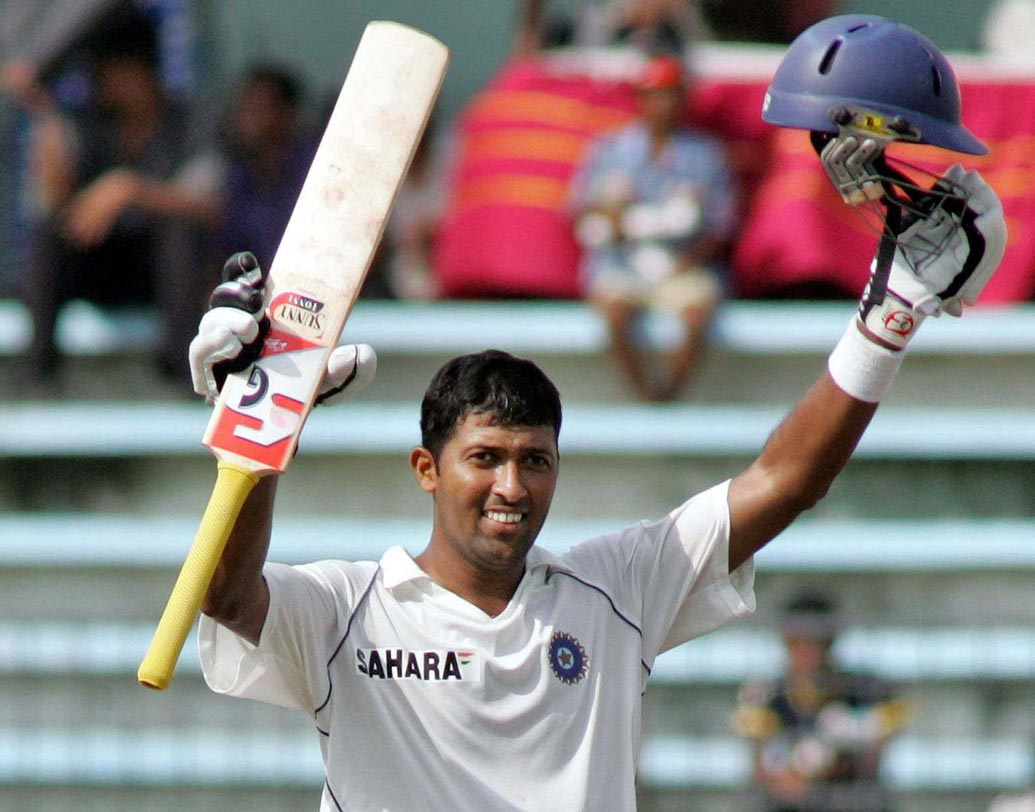 ওয়াসিম জাফর: ঘরোয়া ক্রিকেটের মুকুটহীন সম্রাট। দেশের হয়ে ৩১টি টেস্ট খেলেছেন মুম্বইয়ের এই ওপেনার। ৩৪ গড় নিয়ে শতরান তো বটেই ডাবল সেঞ্চুরিও এসেছে তাঁর ব্যাট থেকে। কিন্তু তাঁর পারফরম্যান্স বেশির ভাগ ক্ষেত্রেই ফ্যাব ফোরের ছায়ায় ঢাকা পড়ে গিয়েছে।