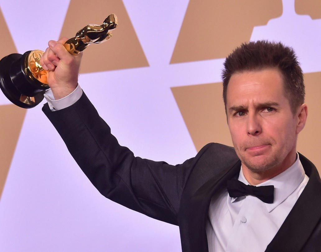 সেরা সহ অভিনেতার অস্কার পেয়েছেন স্যাম রকওয়েল। ‘থ্রি বিলবোর্ডস আউটসাইড এবিং, মিসৌরি’ ছবিতে পুলিশ অফিসারের ভূমিকায় নজর কেড়েছেন স্যাম।