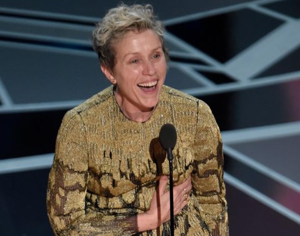 অস্কারের মঞ্চে সেরা অভিনেত্রী হয়েছেন ফ্রান্সিস ম্যাকডোরম্যান্ড। ‘থ্রি বিলবোর্ডস আউটসাইড এবিং, মিসৌরি’ ছবিতে অভিনয় করে পেয়েছেন এই পুরস্কার।