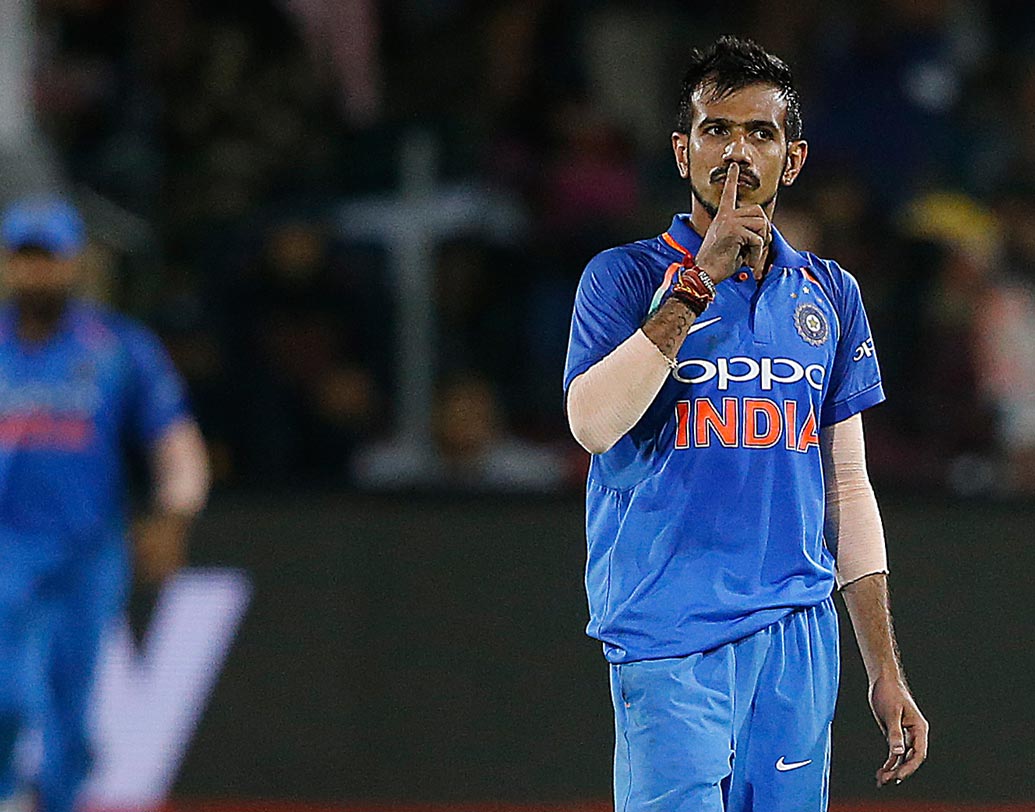 যুজবেন্দ্র চহাল:  কুলদীপ যাদবের অনুপস্থিতিতে স্পিন বিভাগের দায়িত্ব অনেকটাই থাকবে চহালের উপর। দক্ষিণ আফ্রিকার বিরুদ্ধে টি২০ সিরিজে চহালকে পরিচিত ছন্দে না পাওয়া গেলেও নিদাহাস ট্রফির প্রথম ম্যাচে চহালকে রেখেই দল সাজাচ্ছে ভারত।