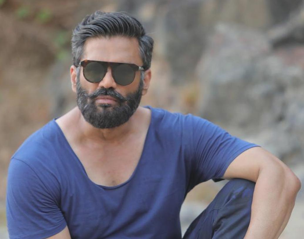 সুনীল শেঠী: জানেন কী, অভিনয়ের পাশাপাশি সুনীল একজন সফল ব্যবসায়ীও?  ‘পপকর্ন এন্টারটেনমেন্ট’ নামে নিজের প্রযোজনা সংস্থার পাশাপাশি দেশজুড়ে অনেক জিমও রয়েছে অভিনেতার। সেই সঙ্গে নিজের রেস্তোরাঁও খুলেছেন সুনীল।