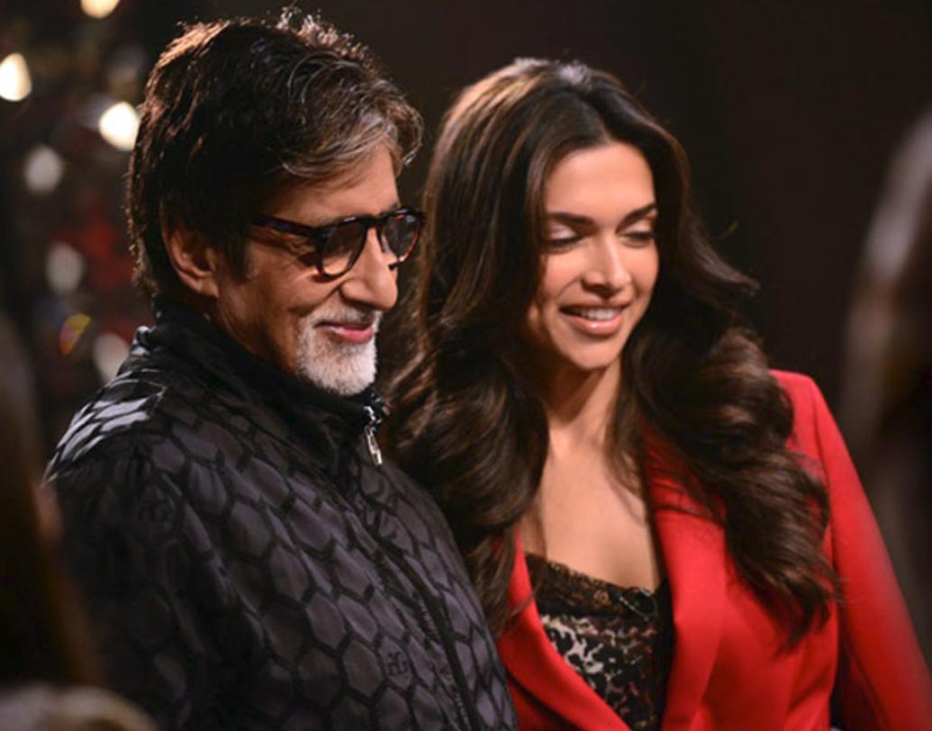 দীপিকার অভিনয়ও নাড়িয়ে দিয়েছিল অমিতাভকে। ছবি সেই ‘পদ্মাবত’। চিঠিতেই দীপিকার অভিনয়ের প্রশংসা করেছিলেন মিস্টার বচ্চন। তবে সোশ্যাল মিডিয়ায় থ্যাঙ্ক ইউ নোট জানাতেও ভোলেননি বাবার ‘পিকু’।