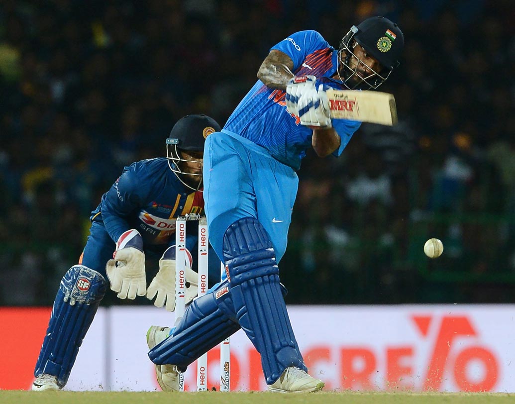 শিখর ধবন: শ্রীলঙ্কার বিরুদ্ধে প্রথম ম্যাচে ৯০ রানের ঝাঁ চকচকে ইনিংস খেলেন শিখর। ফলে রোহিতের ওপেনিং পার্টনার  হিসেবে দ্বিতীয় বাংলাদেশের বিরুদ্ধে দলে নিশ্চিত শিখর।