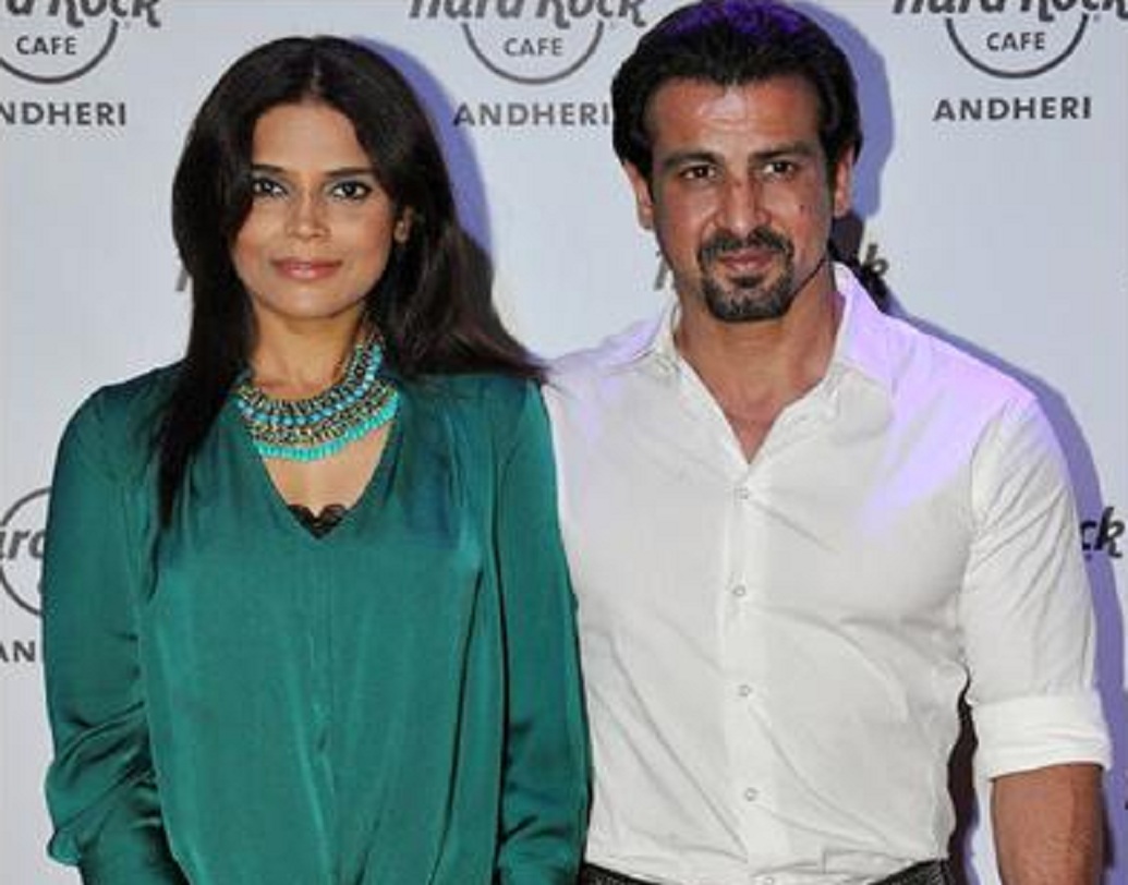 রণিত রায়: মেয়ের জন্মের ছ’মাসের মধ্যেই দীর্ঘদিনের সম্পর্কে ইতি টানেন ওনা এবং রণিত। প্রথম সম্পর্ক জীবনে অনেক কিছু শিখিয়েছে বলে জানিয়েছেন রণিত। ২০০৩ সালে ফের নীলম বসুর সঙ্গে চার হাত এক হয় তাঁর। গত ১১ বছর ধরে একই সঙ্গে রয়েছেন রণিত-নীলম।