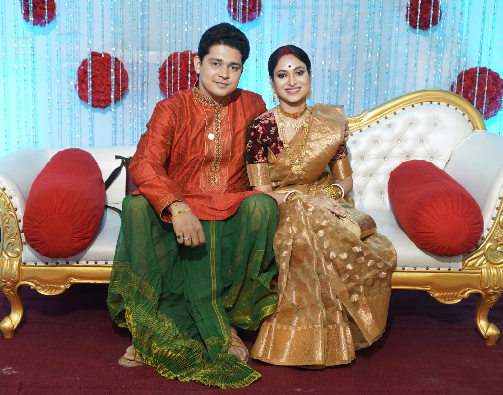 বেশ কয়েক বছর বন্ধুত্বের পর বিয়ের সিদ্ধান্ত নিয়েছেন দম্পতি।