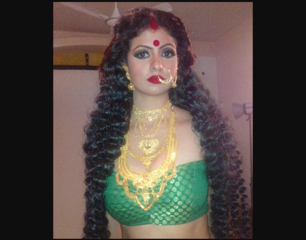 জানেন, শামি হাসিনের দ্বিতীয় স্বামী?  আগে আরও এক বার বিয়ে হয়েছিল হাসিনের। নানা কারণে সেই বিয়ে ভেঙে যায়। পরে, শামির সঙ্গে সম্পর্ক তৈরি হয় হাসিনের।