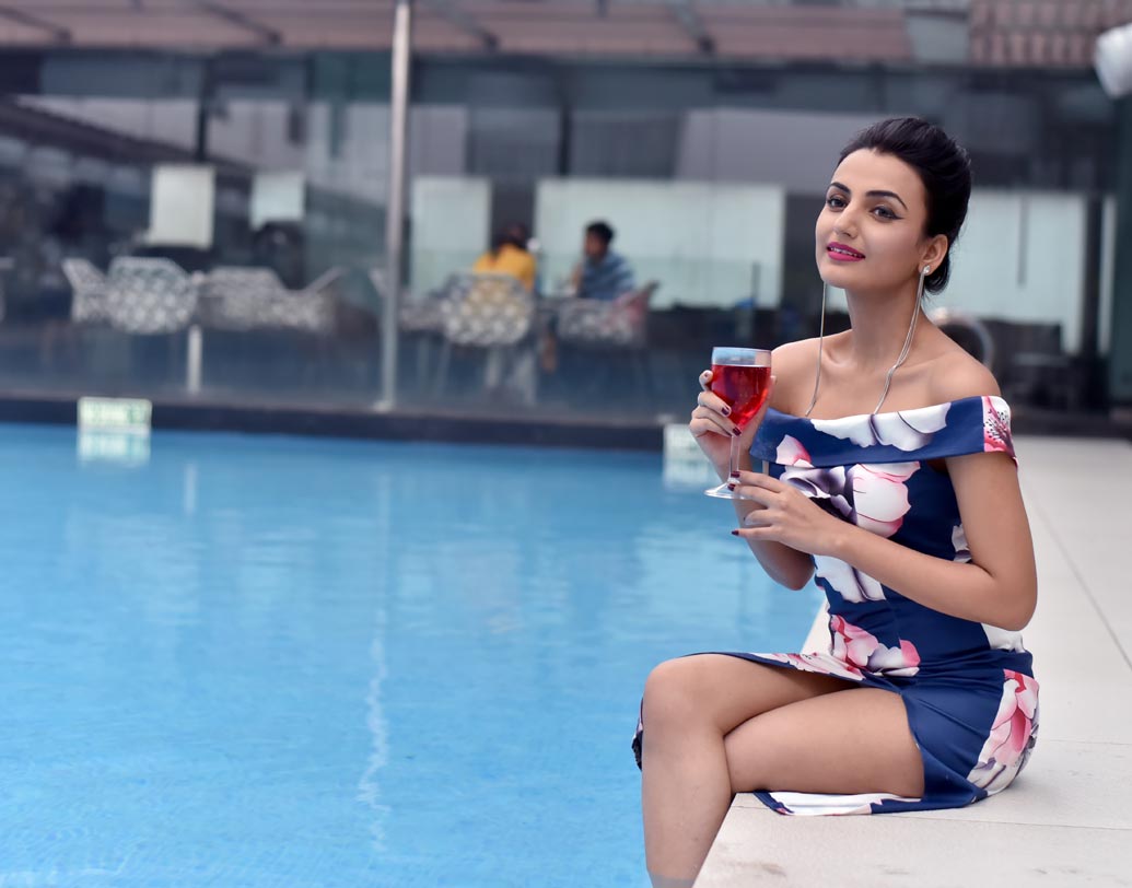 ব্যথা কমাতে দারুণ কাজ দেয় আঙুর। মাইগ্রেনের ব্যথা হলে খেয়ে নিন আঙুরের রস। কেন গ্রেপ জুস নয়, বাড়িতে ব্লেন্ড করে নিন কিছু তাজা আঙুর।