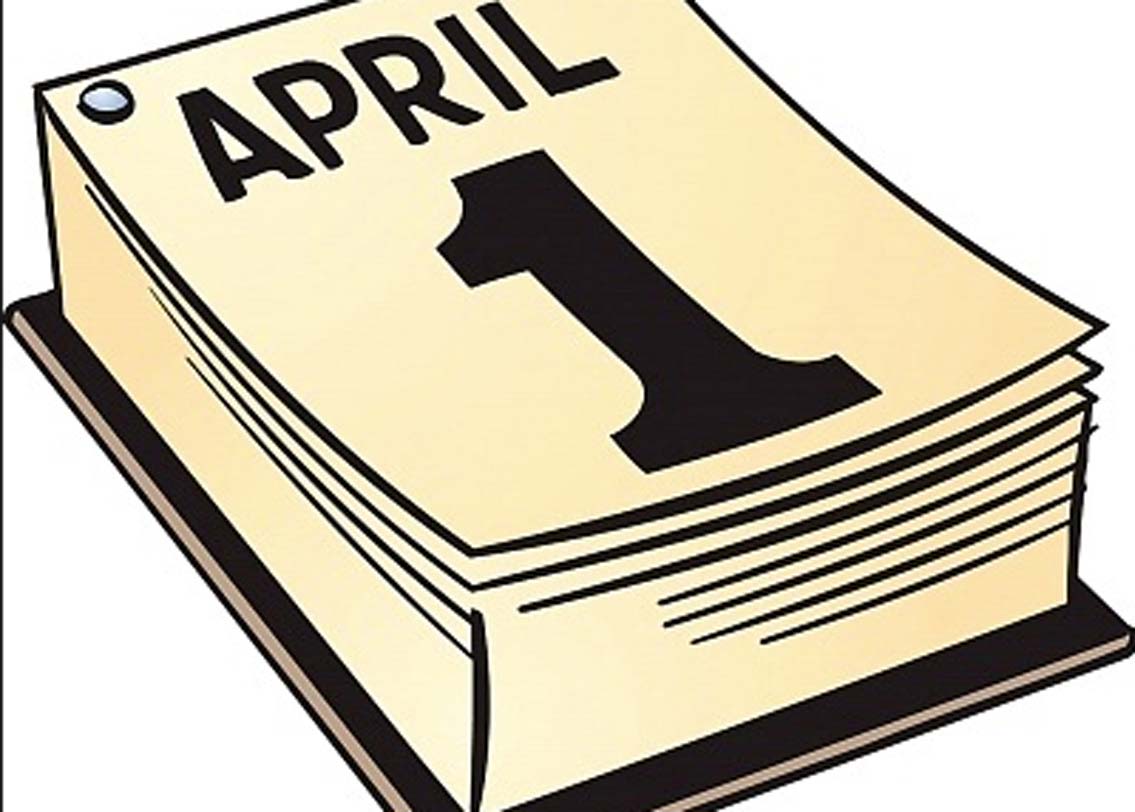 তবে শুধু এই নয়। এর আগেও ইতিহাসে ‘ফুল’ শব্দের যোগ পাওয়া গিয়েছে। মধ্যযুগে ফ্রান্সে ১ জানুয়ারি ফিস্ট অফ ফুলস উদযাপন করা হতো। এই অনুষ্ঠানে খ্রীস্টান রীতির অনুকরণে একজন নকল পোপ নির্বাচিত করা হতো। গির্জার উচ্চ ও নিম্ন আধিকারিকরা নিজেদের কাজ বদল করতেন।