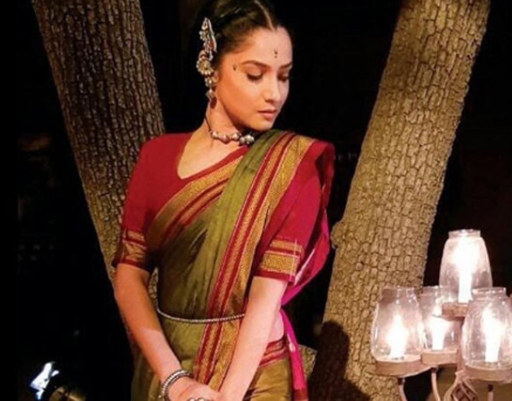 টেলিভিশনের জনপ্রিয় মুখ অঙ্কিতা লোখান্ডেও এই বছরেই বলিউড কেরিয়ার শুরু করতে চলেছেন। কঙ্গনা রানাউতে সঙ্গে ‘মণিকর্নিকা’ ছবিতে তাঁকে দেখা যাবে।চলতি বছরের ২৭ এপ্রিল মুক্তি পাওয়ার কথা এই ছবির।