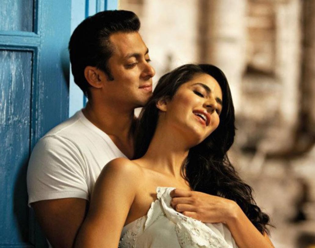 অন-স্ক্রিনের ‘টাইগার’ ও ‘জোয়া’। ব্যক্তিগত জীবনেও নাকি তাঁদের প্রেম ছিল। হ্যাঁ, ছিলই বলতে হয়। কারণ, সেই প্রেম নাকি ভেঙেছিলেন রণবীর কপূর। তবে সলমন খান ও ক্যাটরিনা কইফের জুটিকে অসম্ভব ভালবাসা দিয়েছেন দর্শক। তা সে ‘এক থা টাইগার’ হোক কিংবা ‘টাইগার জিন্দা হ্যায়’। সলমন-ক্যাটের জুটি কিন্তু হিট।