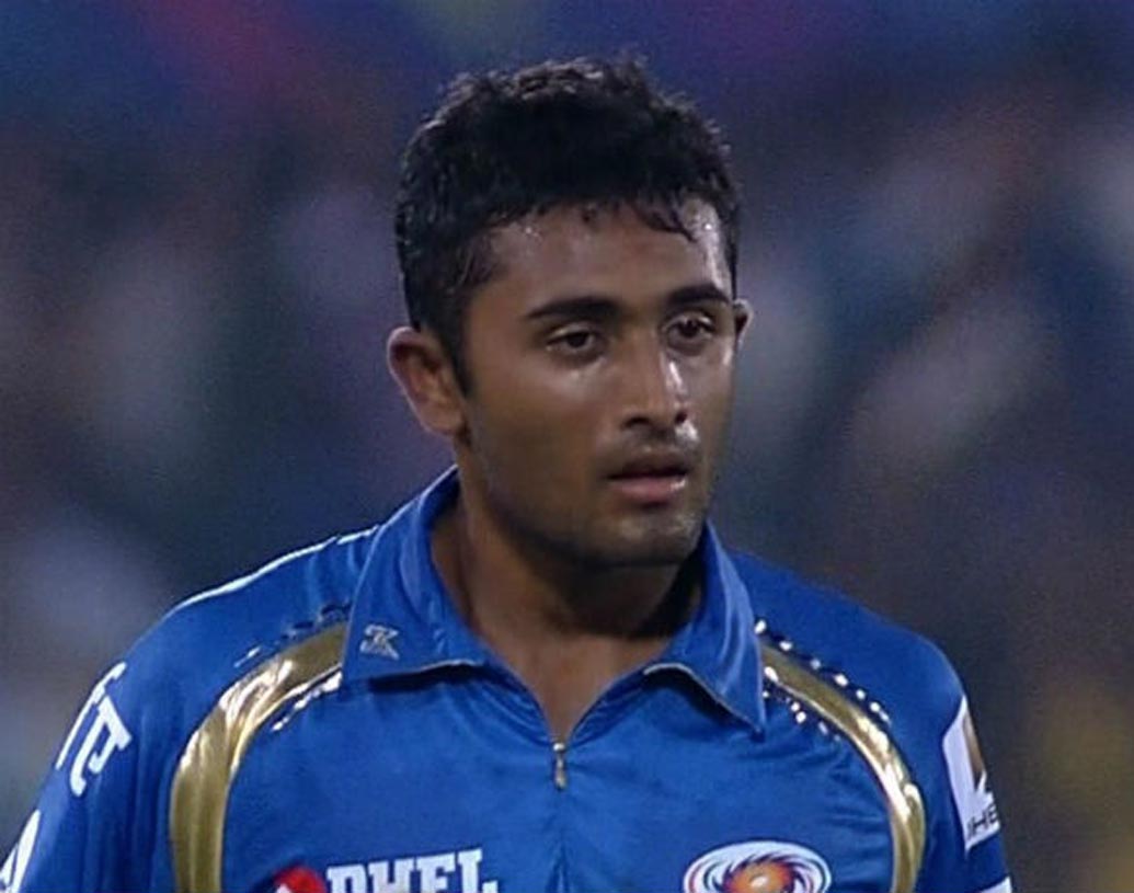 শ্রেয়াস গোপাল: কর্নাটকের এই ডানহাতি স্পিনার অলরাউন্ডার প্রথম ম্যাচে খারাপ বোলিং করেননি। ব্যাটের হাতটাও মন্দ নয় তাঁর।