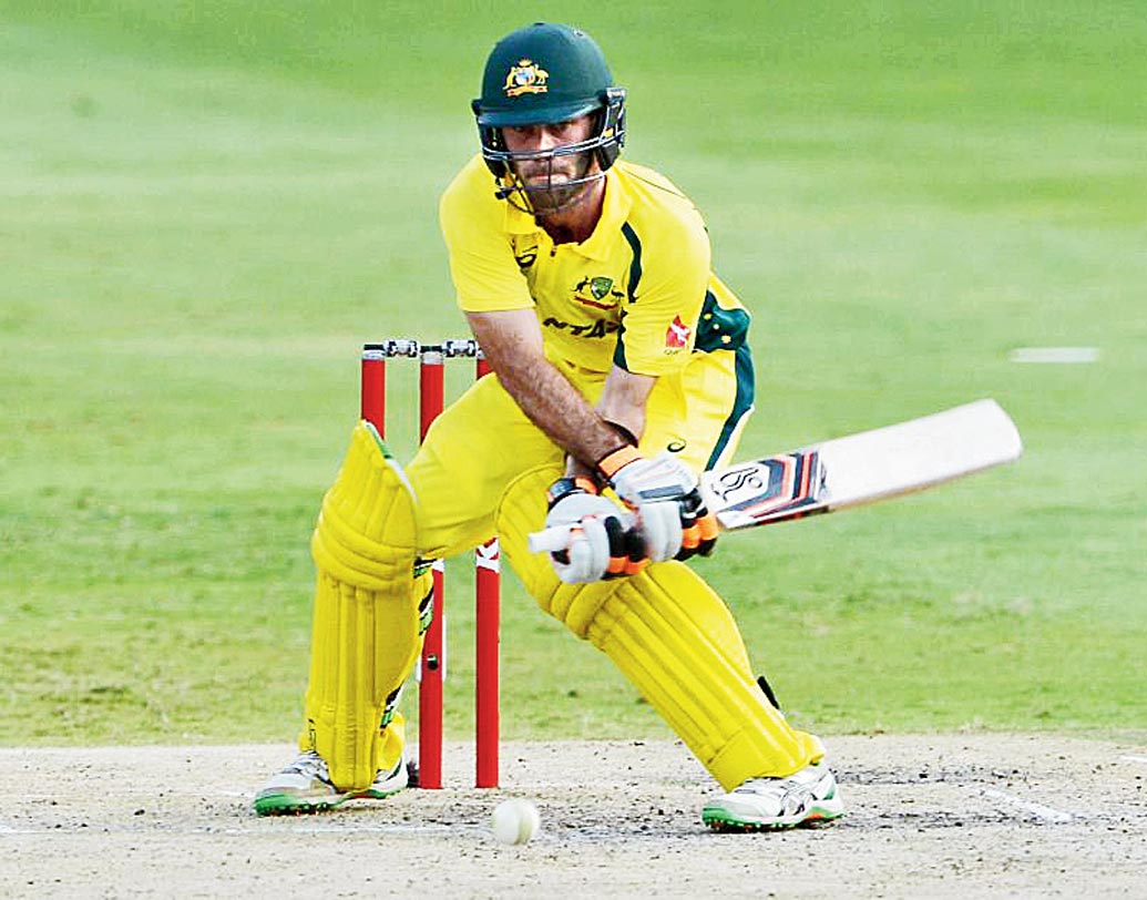 ম্যাক্সি রিভার্স সুইপ: ডানহাতি ব্যাটসম্যান সুইপ মারলে যায় অনের দিকে। এটা হাত ঘুরিয়ে অফের দিকে খেলা হয়। তাই ‘রিভার্স’। গ্লেন ম্যাক্সওয়েল ভাল মারেন।