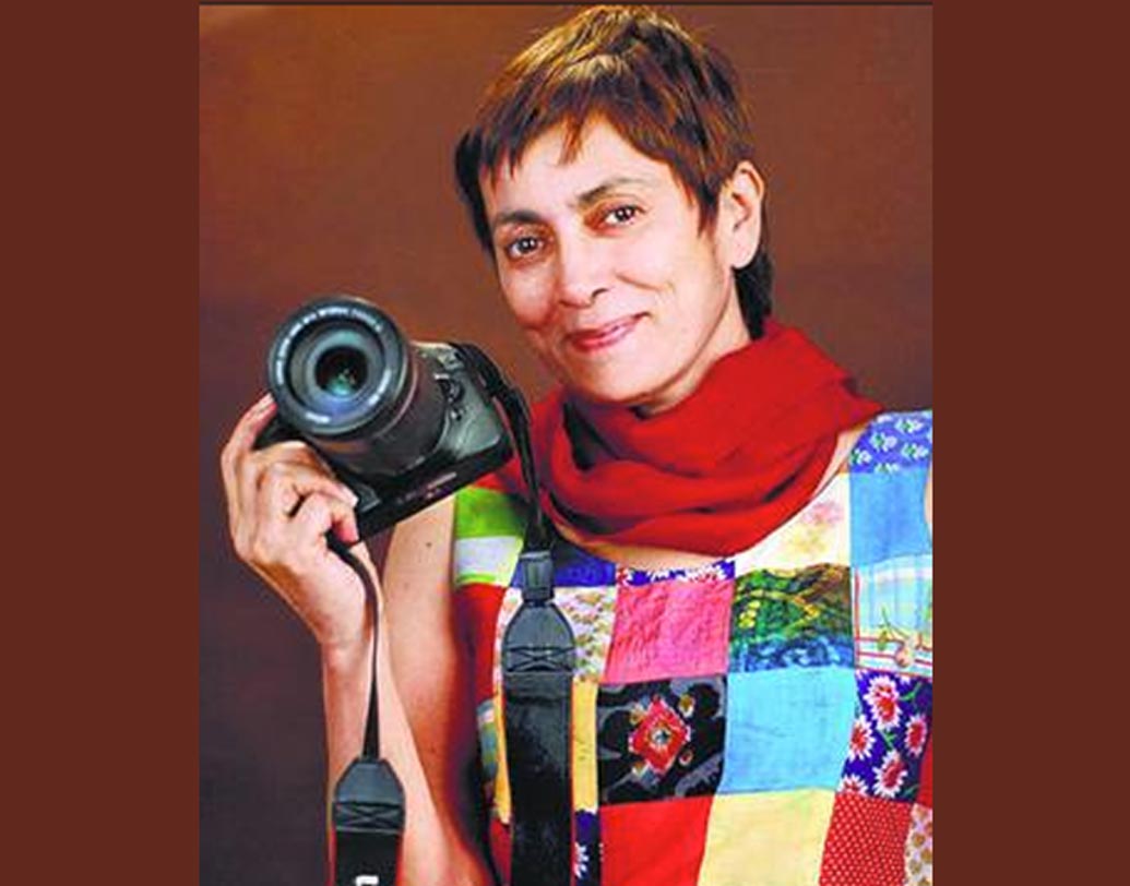 দীপা শাহি: ১৯৯৩ সলে রিলিজ হওয়া ‘মায়া মেমসাব’ ছবিতে শাহরুখ খানের সঙ্গে তাঁর বোল্ড সিন সেই সময়ে রীতিমতো চর্চার বিষয় ছিল।