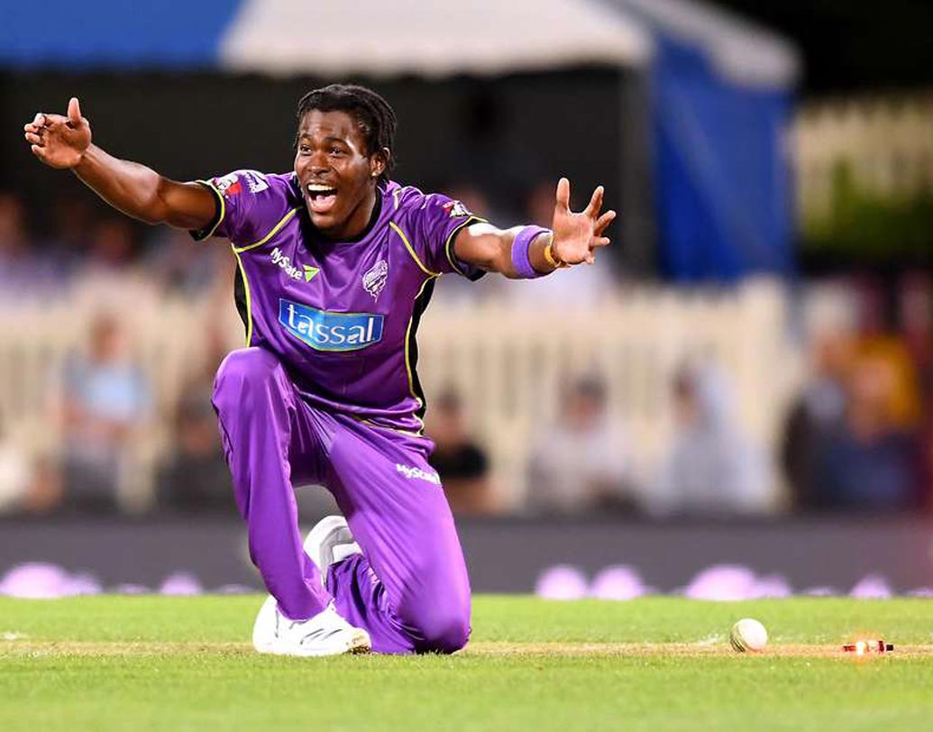 জোফ্রা আর্চার (রাজস্থান রয়্যালস): ডোয়েন ব্রাভো, কিয়েরন পোলার্ডদের উত্তরসূরি বলা হচ্ছে জোফ্রা আর্চারকে। ব্যাট ও বল হাতে বিগ ব্যাশে তাঁর অসাধারণ পারফরম্যান্সের সুবাদে নিলামে তাঁকে ৭ কোটি ২০ লক্ষ টাকা দিয়ে কেনে রাজস্থান। তাঁকে দিয়ে ওপেন করিয়ে দেখতেই পারেন রাহানেরা।