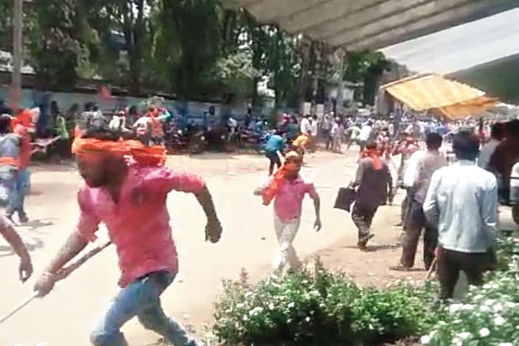 Bengal Panchayat Election 2018: After Bankura, some miscreants, face covered with helmet, attacks TM