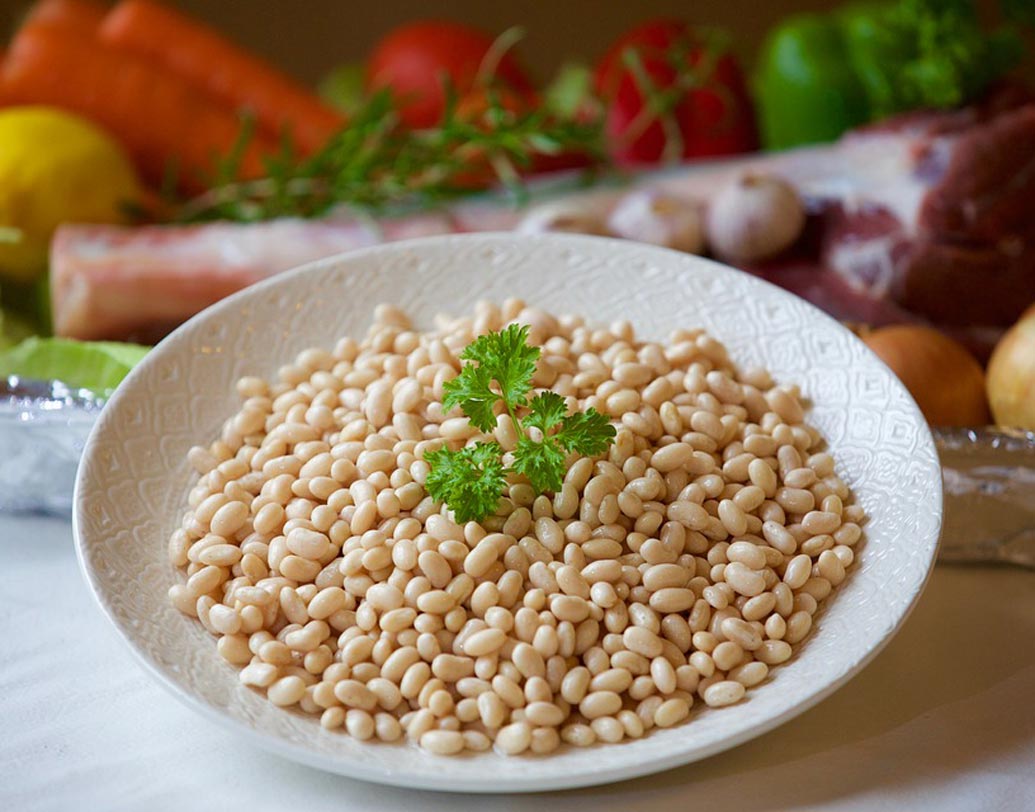 বিনস: বিশেষজ্ঞেরা জানাচ্ছেন, প্রাণিজ প্রোটিনের বিকল্প হিসেবে ডায়েটে রাখুন বিনস। ১০০ গ্রাম বিনসে রয়েছে প্রায় ১৫ গ্রাম প্রোটিনজাত উপাদান। পাশাপাশি, রয়েছে প্রচুর পরিমাণ ফাইবার যা শরীরে রোগ প্রতিরোধ শক্তি গড়ে তোলে।