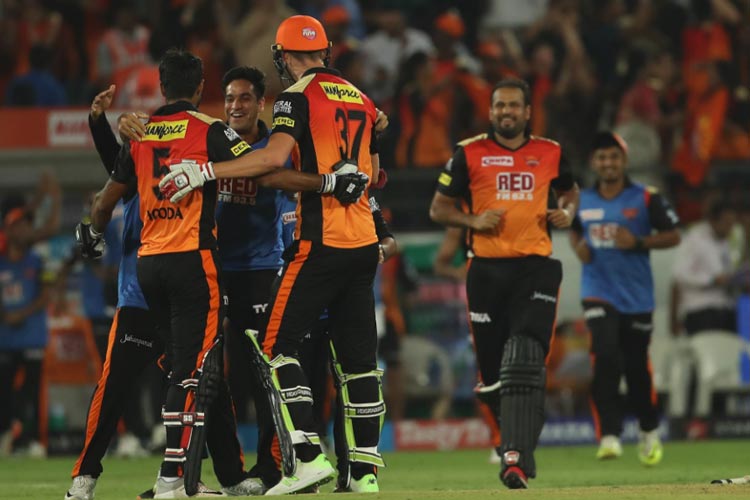 SRH's last ball four stunned Mumbai Indians by one wicket win