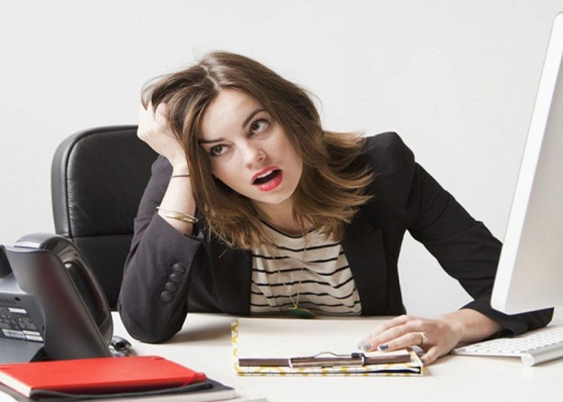 আচ্ছা একটু ভেবে দেখুন তো অফিসের পর বস যদি নৈশভোজের ব্যবস্থা করেন, তাহলে প্রথমেই আপনার প্রতিক্রিয়া কী হবে? বসের সঙ্গে কোয়ালিটি টাইম কাটানোর একটা সুযোগ বলে মনে হবে নাকি কী ভাবে এর থেকে রেহাই মিলবে তার পরিকল্পনা করতে শুরু করবেন? আবার এটাও হতে পারে, ফ্রি-তে ভালমন্দ খাবারের কথা ভেবে তখনই জিভে জল চলে এল!