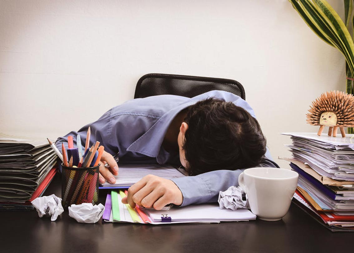 অফিসে গসিপ করতে কেমন লাগে? এতে কি কাজে এনার্জি ফিরে পান?