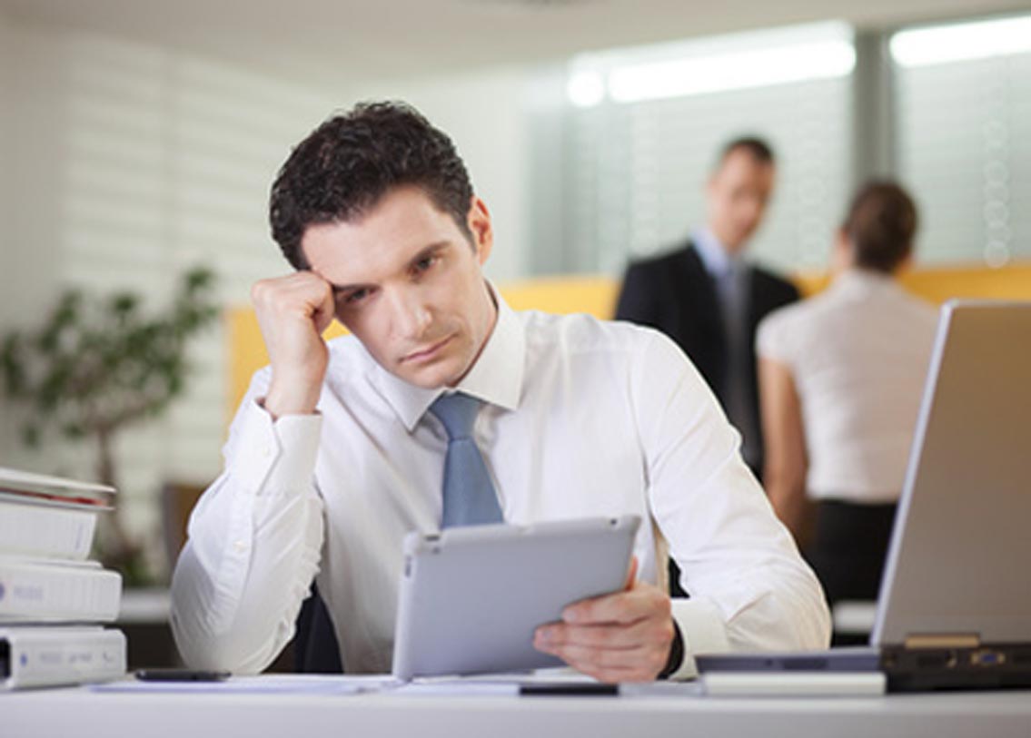 অফিসে কি মন দিয়ে কাজ করেন? ভাল কাজ করে প্রশংসা পেতে চান আর তার জন্য কি সারা বছর ধরেই প্রাণপন খাটেন? নাকি ‘হচ্ছে হবে’ মনোভাবেই কাটে সারা বছর?