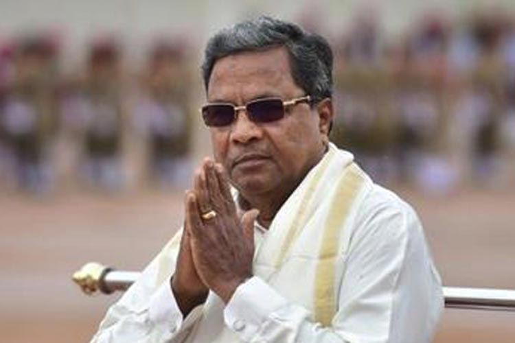 কর্নাটকের প্রাক্তন মুখ্যমন্ত্রী বিএস ইয়েদুরাপ্পার পুত্র তথা রাজ্য বিজেপির সভাপতি বিজয়েন্দ্র বলেন, ‘‘আমাদের রাজ্যের কংগ্রেস সরকার ধারাবাহিক ভাবে হিন্দুবিরোধী নীতি গ্রহণ করছে।”