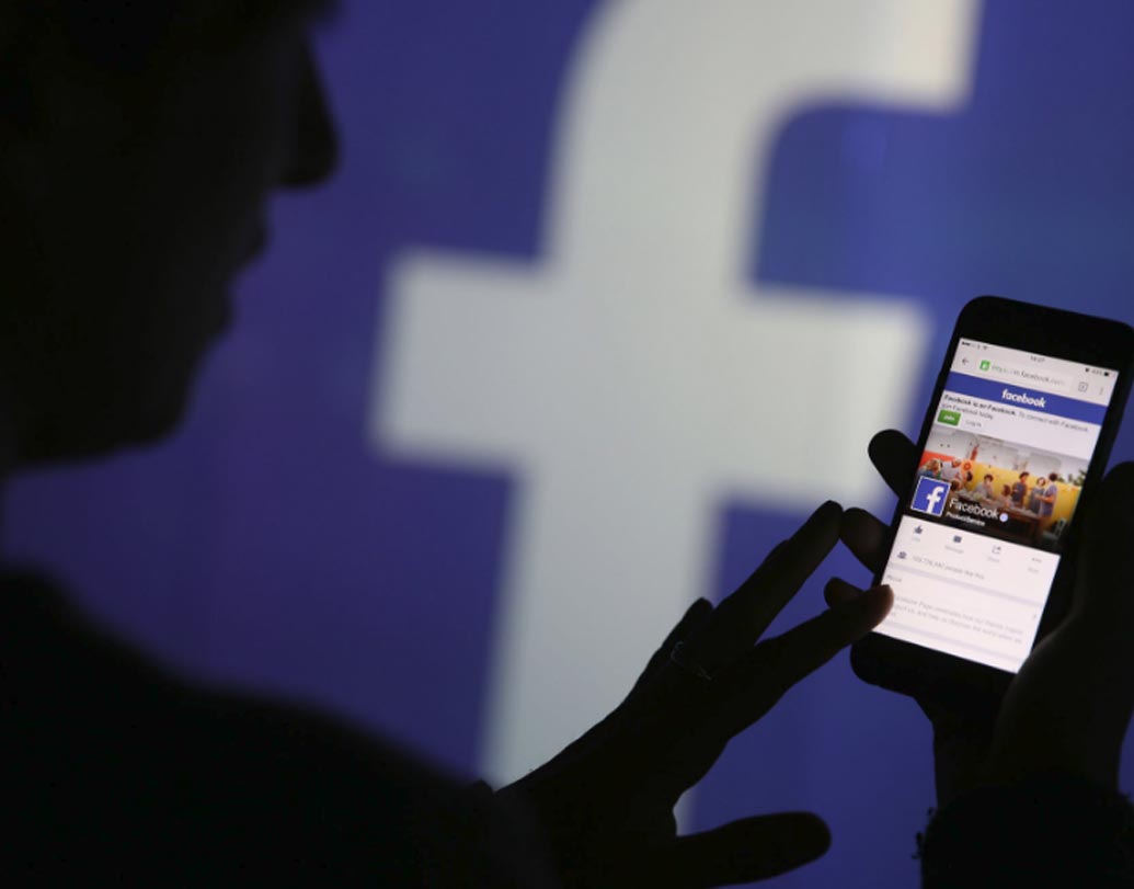 অক্সফোর্ড ইন্টারনেট ইনস্টিটিউটের আরেক প্রফেসর ভিক্টোরিয়া ন্যাশ আজকের বাচ্চাদের নিয়ে একটা প্রশ্ন তুলে ধরেছেন। পরবর্তী কালে নিজেদের কী ধরনের তথ্য ফেসবুকের মারফত দেখতে আগ্রহী হবে বাচ্চারা? ন্যাশর বক্তব্য, “এই প্রশ্নটা আগে প্রাসঙ্গিক ছিল না, কিন্তু আজ বেশ প্রাসঙ্গিক। কারণ, আজকাল বাচ্চাদের ছবি ফেসবুকে দেওয়ার একটা হিড়িক চলছে অভিভাবকদের মধ্যে।”