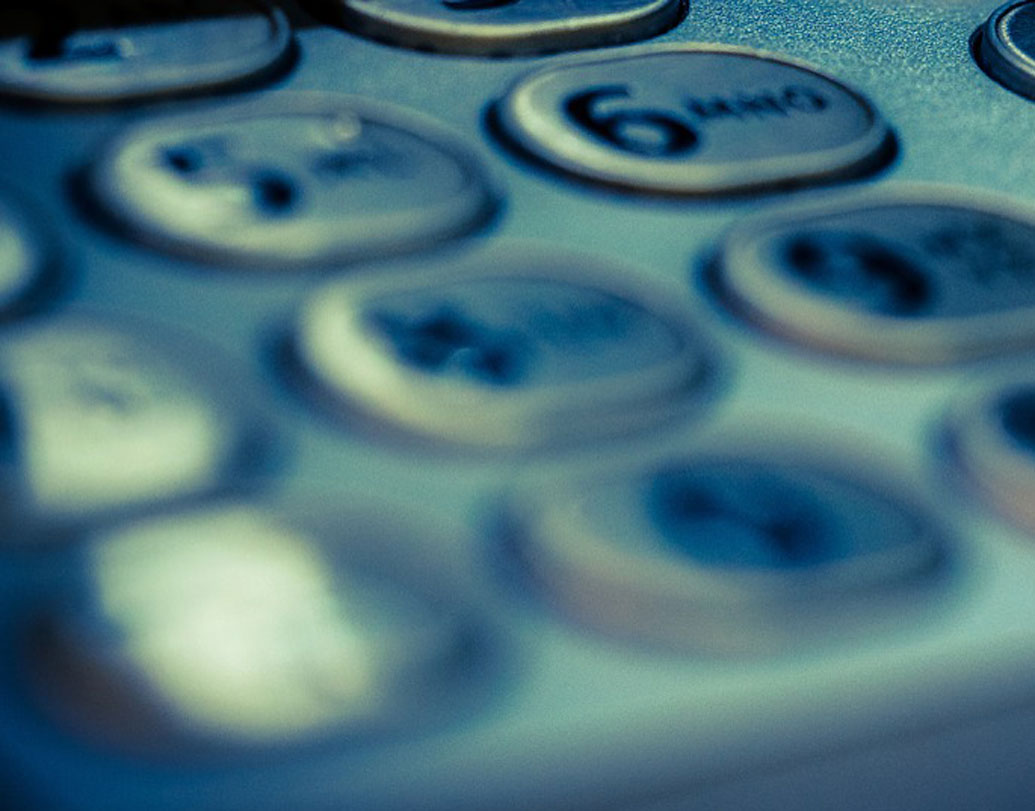 কেন্দ্রীয় অর্থ প্রতিমন্ত্রী এস পি শুক্লের দাবি, দেশের অন্যান্য রাজ্যের তুলনায় বেশ কয়েকটি রাজ্যে নগদ টাকার মজুদ না থাকাতেই এই সমস্যা দেখা দিয়েছে। তিনি জানিয়েছেন, এ বিষয়ে রাজ্য স্তরে একটি করে কমিটি গড়া হয়েছে। আগামী তিন দিনের মধ্যেই পরিস্থিতি স্বাভাবিক হবে বলে দাবি তাঁর।