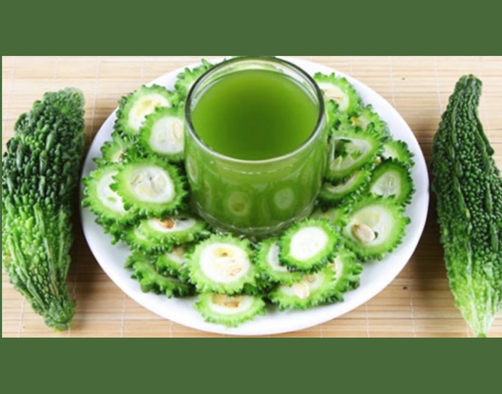 করলার মধ্যে রয়েছে পলিপেপটাইড বি, ভিসিন এবং ক্যারাটিন। প্রতিদিনের ডায়েটে করলার জুস রাখলে উচ্চরক্তচাপ কমে। রক্তে শর্করার পরিমাণও নিয়ন্ত্রণে থাকে।