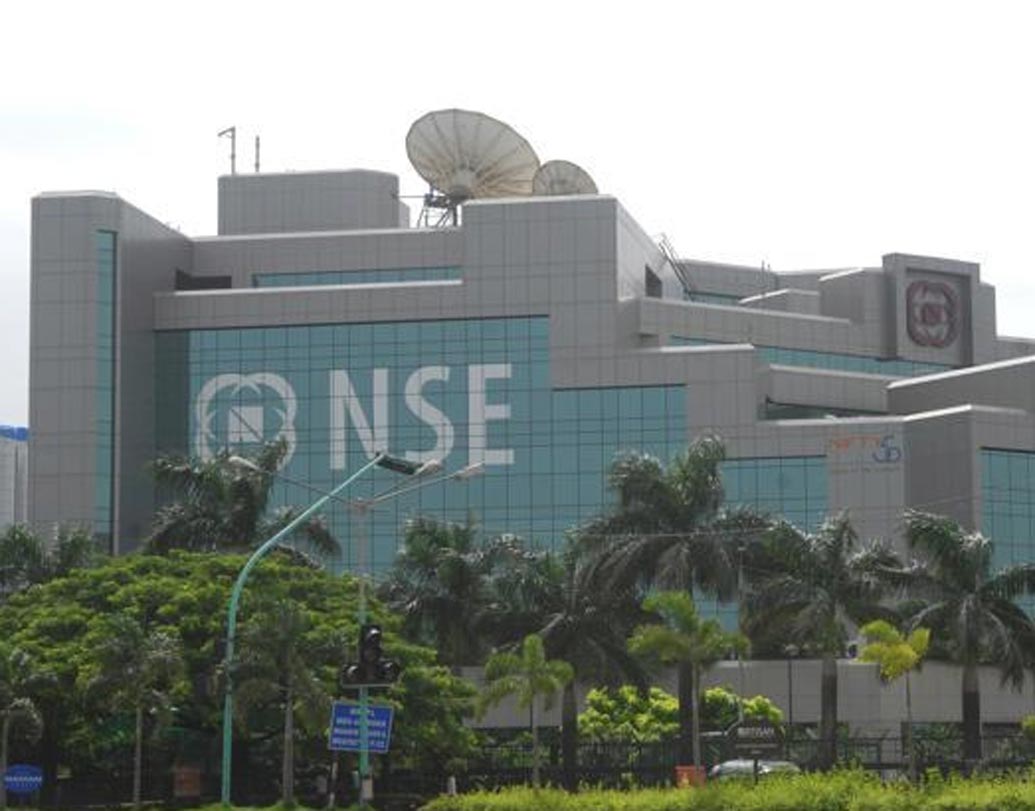 গত সপ্তাহের অস্থিরতা কাটিয়ে সোমবার সেনসেক্স বেড়েছে ১১২.৭৮ পয়েন্ট। নিফ্‌টি ৪৭.৭৫ পয়েন্ট। দেশের অন্যতম মোমেন্টাম ইন্ডিকেটর এমএসিডি-র রিপোর্ট বলছে বিগত কয়েকদিনে সূচক ছুঁয়েছে ‘সিগন্যাল লাইন’।