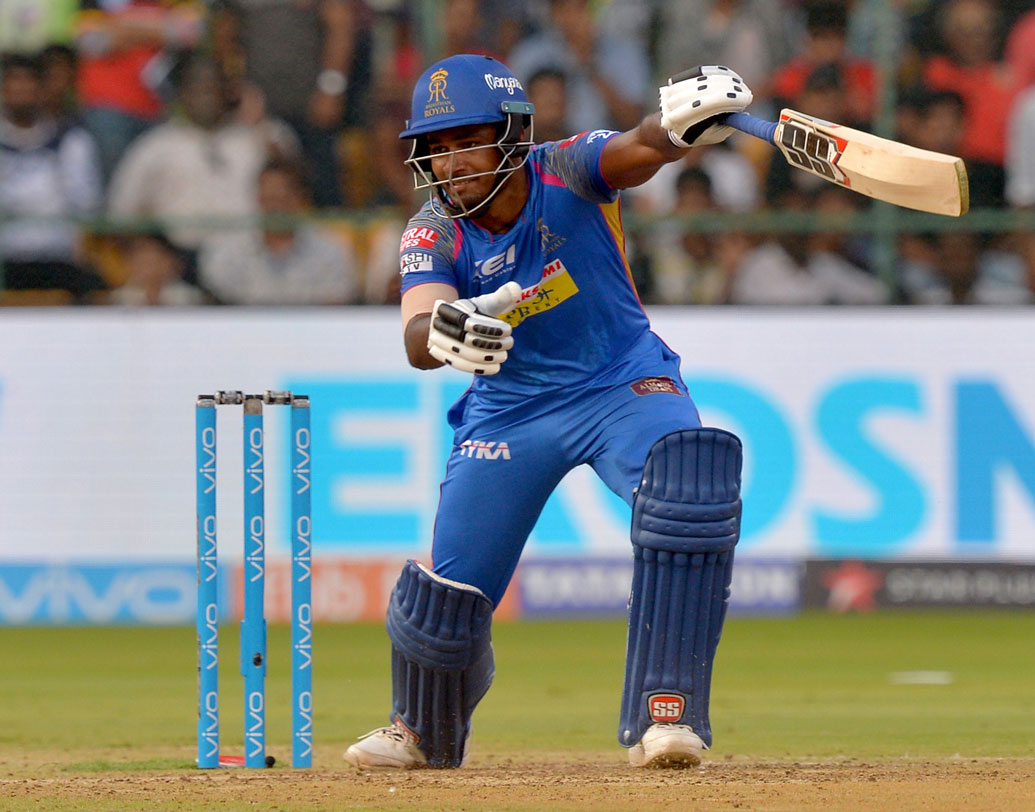 স্যামসন সিদ্ধান্ত: চলতি আইপিএলে রাজস্থানের অন্যতম ইন ফর্ম ব্যাটসম্যান সঞ্জু স্যামসন। ওপেনিংয়ে দুর্দান্ত খেলছিলেন এই তরুণ ডানহাতি। সেই স্যামসনকে আচমকা তিন নম্বরে নামিয়ে ভুল সিদ্ধান্ত নিয়েছিল রাজস্থান। ৮ বলে মাত্র ৭ রান করেন সঞ্জু। ছবি: এএফপি।