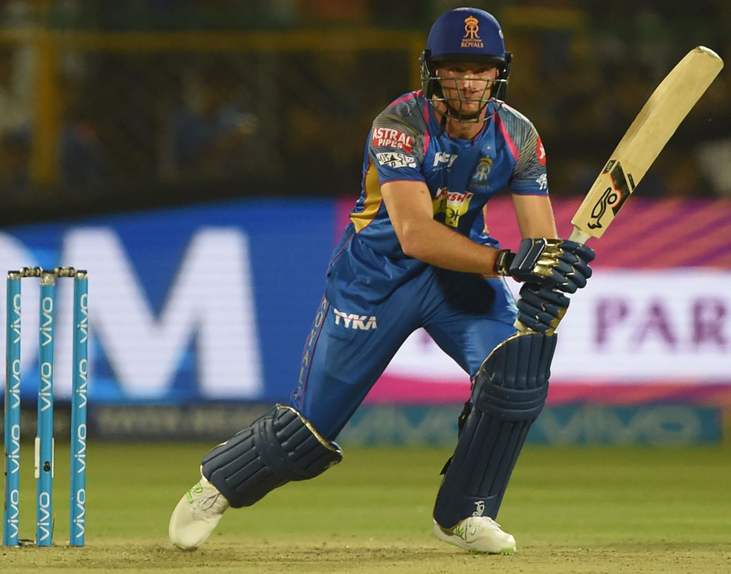 স্পিন ভীতি: পেসের বিরুদ্ধে সাবলীল হলেও স্পিনের বিরুদ্ধে শর্ট-স্টোকস-বাটলাররা যে কতটা অসহায়, তার প্রমাণ মিলল এ দিন। স্পিনের বিরুদ্ধে খাপ খুলতে না পেরে রান রেট বাড়াতেই পারেনি রাজস্থান। ছবি: এএফপি।