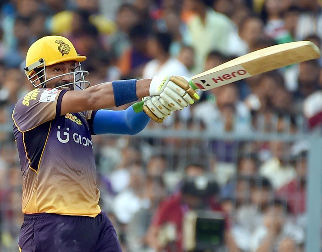 রবিন উথাপ্পা: শেষ কয়েকটা মরসুমে নাইটদের ইনিংসের ওপেন করছেন কর্নাটকের এই ব্যাটসম্যান। আইপিএলে সর্বোচ্চ রান সংগ্রহকারী উইকেটরক্ষক ব্যাটসম্যান তিনিই। এ বারেও রবিন নাইটদের ইনিংস শুরু করার অন্যতম দাবিদার।