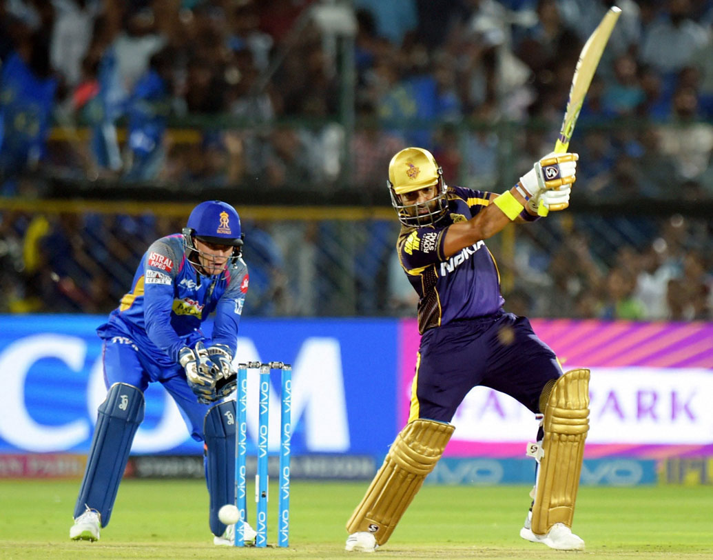 রবিন উথাপ্পা: শেষ দু’টি ম্যাচে ফর্মে ফেরার জোরালো ইঙ্গিত দিয়েছেন রবিন। আজও তাঁকে ব্যাট হাতে সেই ফর্মেই দেখতে চাইবে নাইট শিবির। ছবি: পিটিআই।