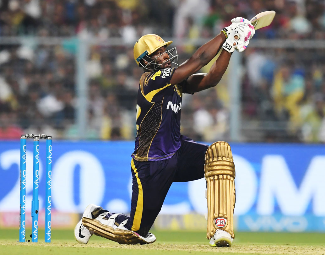 আন্দ্রে রাসেল: গেলের উত্তর হতে পারেন এই ক্যারিবীয়। ব্যাট হাতে দুর্দান্ত ফর্মে থাকা রাসেল ফর্মে থাকলে নাড়িয়ে দিতে পারেন যে কোনও বালিং লাইন আপকে। ছবি: এএফপি।